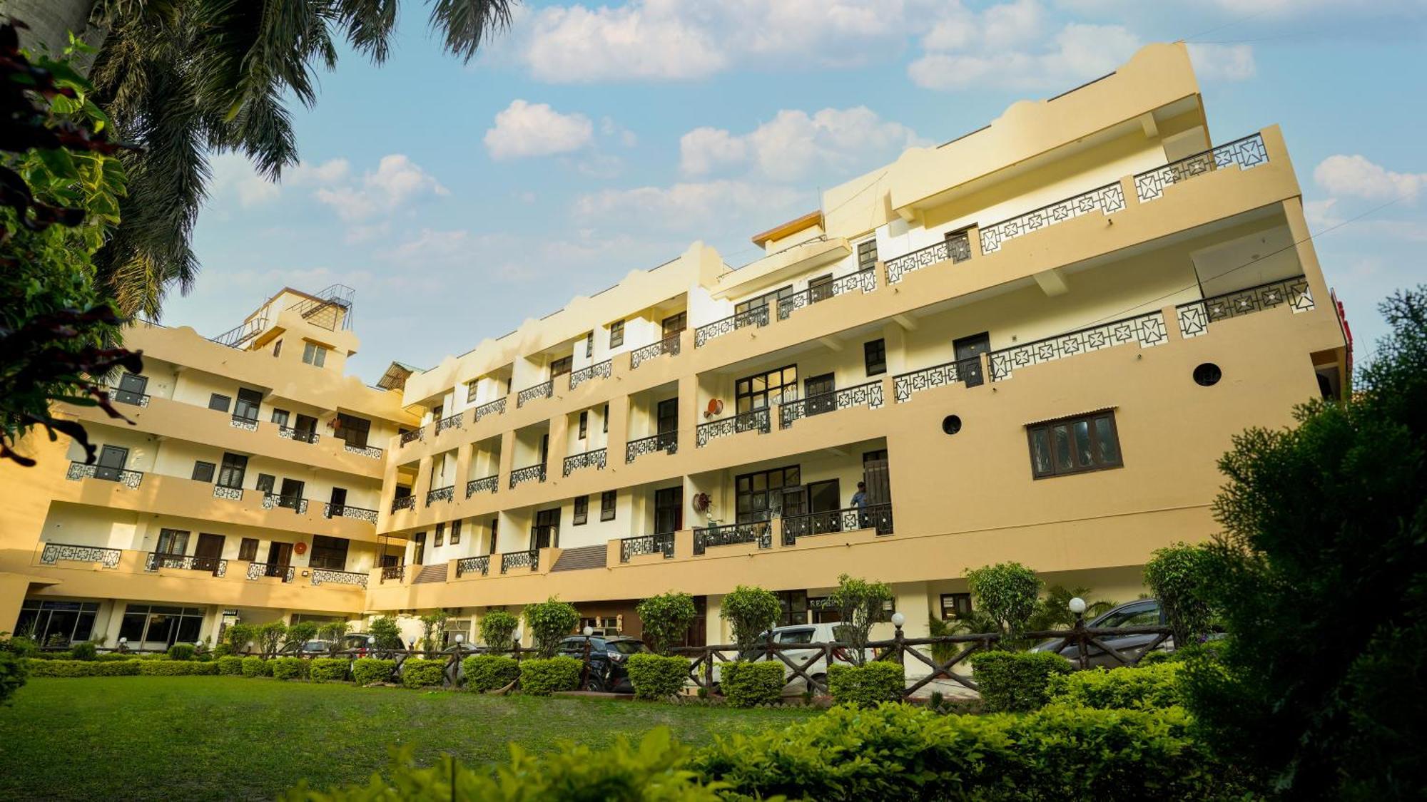 Hotel Neeraj Bhawan- Triveni Ghat Rishikesh Luaran gambar