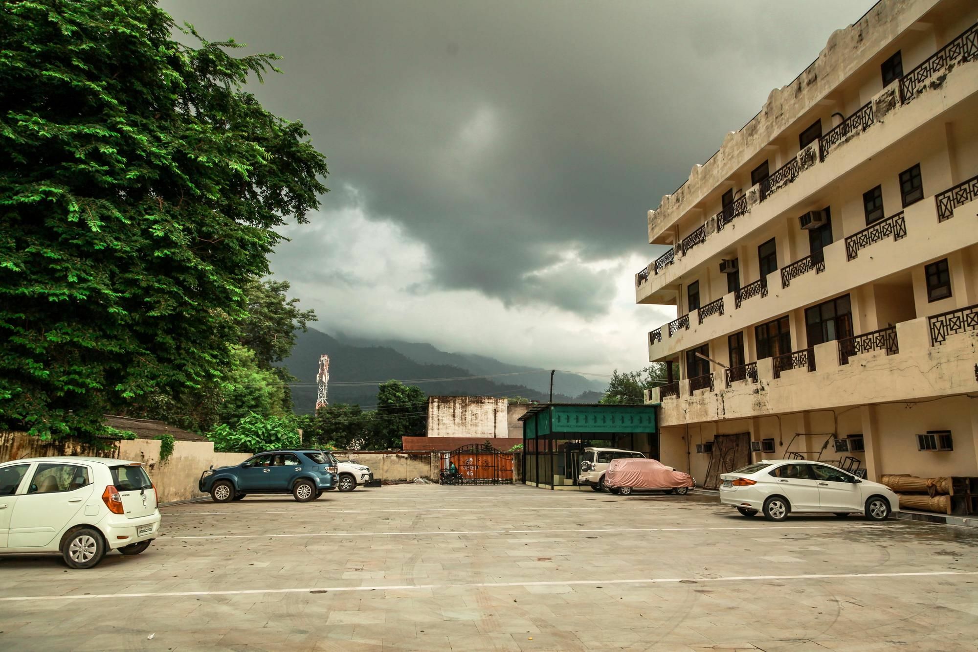 Hotel Neeraj Bhawan- Triveni Ghat Rishikesh Luaran gambar